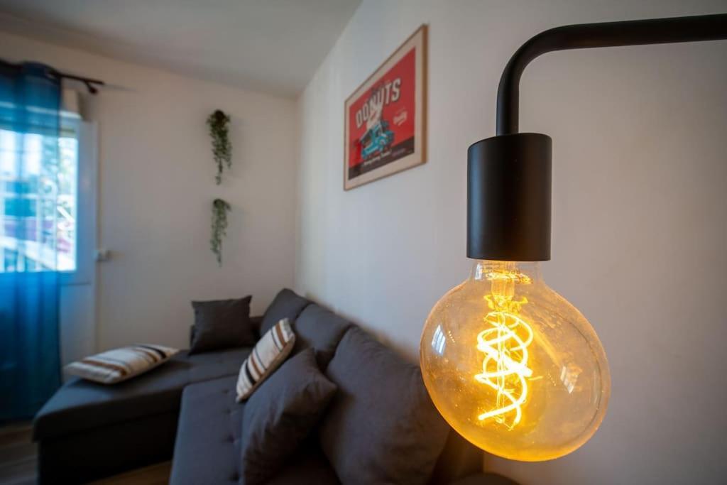 Fully Equiped Wifi Apartment Sleeps 6 Marsilya Dış mekan fotoğraf